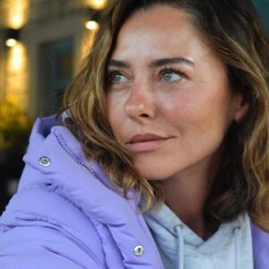 Ece Uslu Instagram - 💜