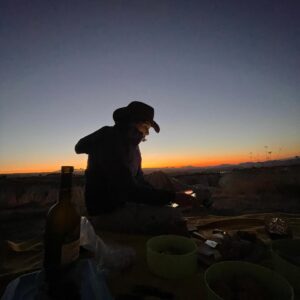 Ece Uslu Instagram - Cappadocia 
with friends & georgian wine & sundown 🎈