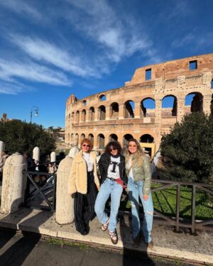 Ecem Erkek Instagram - Ağzım (gerçekten) açık gezdiğim Roma dump ! Buyrun . Çok da bekliyodunuz 🤣