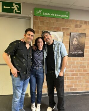 Elena Rivera Instagram - Sois majísimos, @estopaoficial ❤️‍🔥
Qué maravilla fue el concierto de anoche en mi Zaragoza y qué gustazo compartir un rato. Por 25 años… y muchos más 🍻

P.D: Y qué grande eres Tito! Gracias por todo 🫶