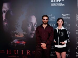 Elena Rivera Instagram - Presentando “Huir”, el corto ganador de la 4ª edición del #AudiFutureStories dirigido por @alejandropereirasoto y @kikemaillo en un festival donde siempre dan ganas de “Quedarse”.

Gracias @audispain por seguir impulsando el talento joven y emergente de nuestro país. Gracias @festivalsansebastian por acogernos tan bien siempre.

El corto está disponible en el canal de YouTube de @audispain.