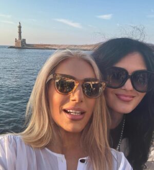 Elena Tsavalia Instagram - Την αγαπώ , την εκτιμώ, τη θαυμάζω!
Είσαι 💫  @annaziazia 
❤️❤️❤️❤️❤️❤️❤️❤️❤️❤️❤️❤️

#friends #loveyou
