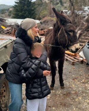 Eleni Menegaki Instagram - Οικογενειακές διακοπές στην ορεινή Αρκαδία ! 
Υ.γ κατά λάθος ανέβασα για 1 λεπτό την ίδια φωτό με την Μαρίνα χωρίς σβησμενο το πρόσωπο της ! Όσοι προλάβατε να την δείτε σας παρακαλώ να μην δημοσιευτεί πουθενά ! Ευχαριστώ για την κατανόηση ! #eleni