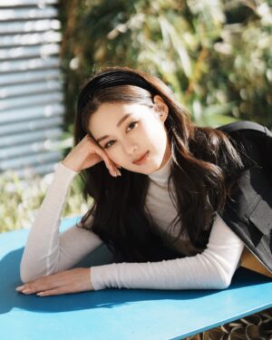 Eliza Sam Instagram - Cold❄️   Sun🌞 =👌🏼👌🏼👌🏼