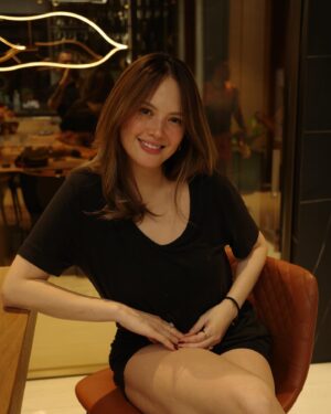 Ellen Adarna Instagram - Mu palit nakog digi cam lagi! @beauty_gonzalez 😅