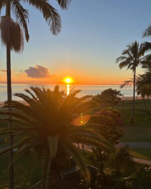 Ellyse Perry Instagram - 🏝️ ☀️ 🌊