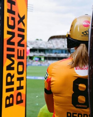 Ellyse Perry Instagram - I blinked and a few months went by 🏴󠁧󠁢󠁥󠁮󠁧󠁿 🌅 🎤