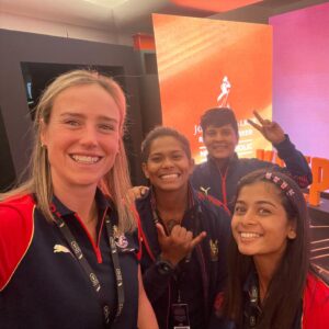 Ellyse Perry Instagram - So many experiences and memories jammed in to such a short period of time! Thanks @royalchallengersbangalore for the chance to be apart of it all. Dhanyavaad 🙏🏼