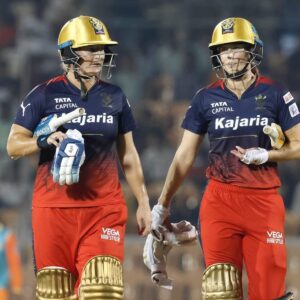 Ellyse Perry Instagram - So many experiences and memories jammed in to such a short period of time! Thanks @royalchallengersbangalore for the chance to be apart of it all. Dhanyavaad 🙏🏼