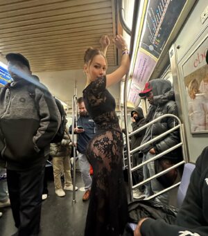 Elsie Hewitt Instagram - subway takes
???