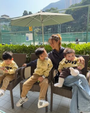 Elva Ni Chen-Xi Instagram - Sending happiness from LOVE squad 🥖
#當麵包超人還不知道自己是麵包超人的時候
#lovesquad 
#6m #2yr #4yr
