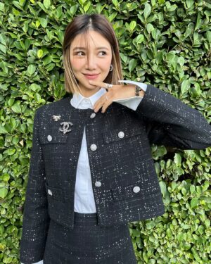 Elva Ni Chen-Xi Instagram - Love is in the air 💘
#weddingseason
#weddingguestoutfit 
#elvaootd