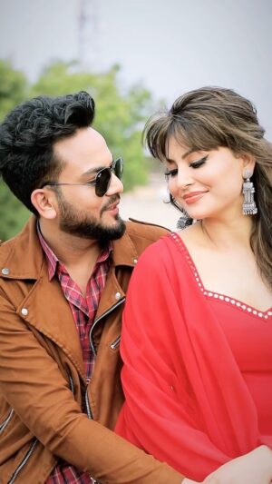 Elvish Yadav Instagram - Shukriya Gaane Ko Itna Pyaar Dene Ke Liye🧿🧿 
.
.
.
#elvishyadav #urvashirautela #reels #elvisharmy #humtohdeewane