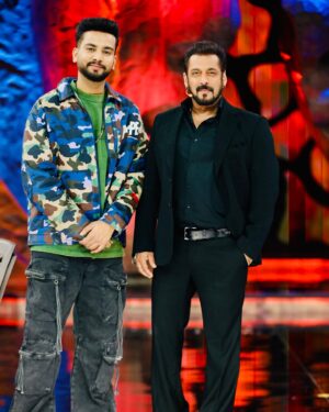 Elvish Yadav Instagram - Bhai Bhai🙏🏻❤️
.
.
.
.
.
#elvishyadav #salmankhan #elvisharmy