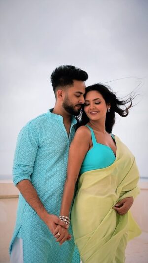 Elvish Yadav Instagram - Hum Toh Deewane Going Next Level🧿🙏🏻
.
.
.
#elvishyadav #eshagupta #elvisharmy