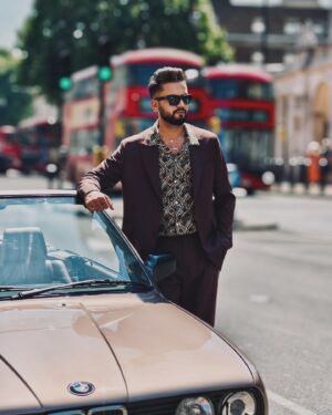 Elvish Yadav Instagram - सोच बदलो औक़ात अपने आप बदल जाएगी। 
.
.
.
.#elvishyadav #elvisharmy #london