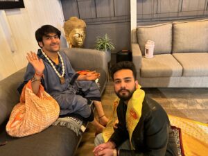 Elvish Yadav Instagram - जय श्री राम 🙏🏻❤️
.
.
.
#elvishyadav #bageshwardham #elvisharmy