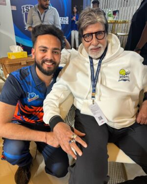 Elvish Yadav Instagram - Amazing Match Amazing Experience. Akshay Paaji Ki Ball Pe Out Hona Bhi Badi Baaat Hai Mere Liye❤️❤️. Kaunsa Laga Fav Part😌😌
.
.
.
,
#elvishyadav #elvisharmy