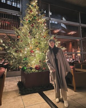 Emi Takei Instagram - お祝いのメッセージありがとうございました
お花をたくさんいただき
子どもたちからは、ちゅーしてもらい
浮かれちゃうよね、、🥹

幸せな誕生日となりました、、
ありがとうございました

Happy holiday 🎄💫

2024年残りわずかも
たのしもうー！