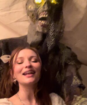 Emily Browning Instagram - Happy Halloweenish retrospective to all who observe  but mostly to @kochakola… enjoy ur spooky lil day u spooky lil creep 🧟