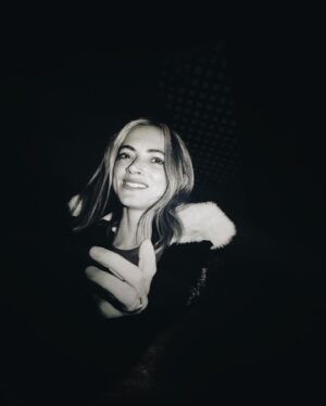 Emily Wickersham Instagram - Went out to celebrate some wonderful people and have this cute pic of us to prove it…along with this floating head shot…📸: @popeofthebowery