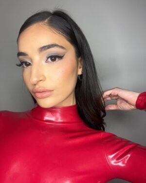 Emily Willis Instagram - That is just soooo typically meee…
Swipe for the full choreo, bc I didn’t learn this for nothing