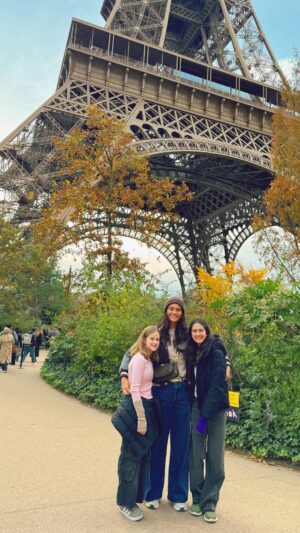 Emma Heming Instagram - Paris is always a good idea, especially with Mom’s new gadget—a selfie stick that works as a tripod—kinda 😁🇫🇷🤳🏾 #touristmode