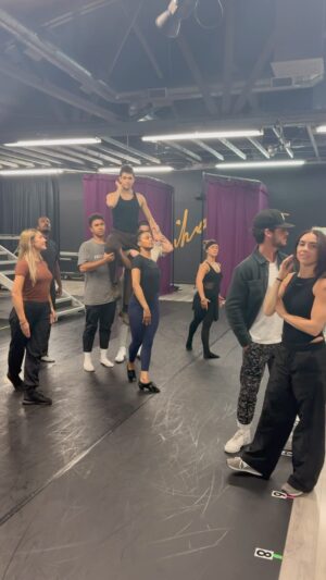 Emma Slater Instagram - Thought I’d break the internet today 😏 @ezra.sosa we got you @jennajohnson @valentin @alanbersten @brandonarmstrong @brittbenae @pashapashkov @glebsavchenkoofficial @ryleearnold1 @dwtstourofficial @kailyn_rogers @marcquet.hill