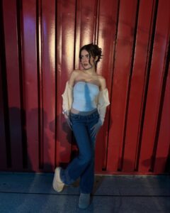 Actress Emmy Perry HD Photos and Wallpapers December 2024