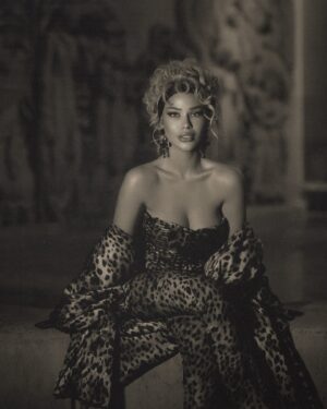 Endi Demneri Instagram - DOLCE & GABBANA X SKIMS 

#dolcegabbana #skims #dgxskims #kimkardashian