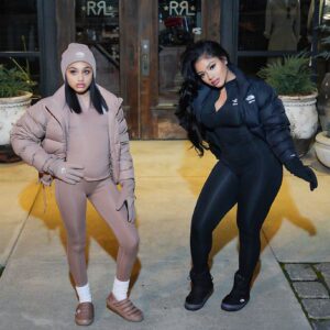 Erica Pinkett Instagram - Happy New Year from me and babygirl🎉🥳🎊❤️ May 2025 be our best year yet 🥰🙏🏽
📸 : @jeffgetcash 
Hair: @bkluvsme 
💄: @keliyahmakeup