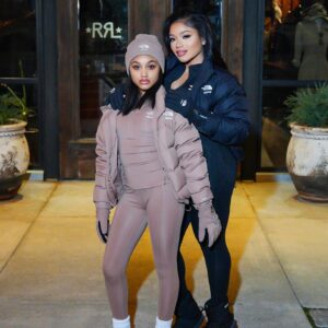 Erica Pinkett Instagram - Happy New Year from me and babygirl🎉🥳🎊❤️ May 2025 be our best year yet 🥰🙏🏽
📸 : @jeffgetcash 
Hair: @bkluvsme 
💄: @keliyahmakeup