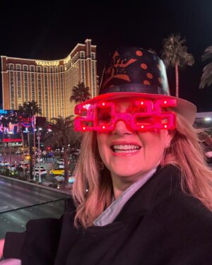 Erika Buenfil Instagram - Que sea un gran año. Bienvenido 2025.  Bendiciones. 🎉
