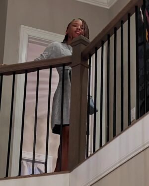 Eva Marcille Instagram - Christmas at the Sterling’s was lit. And my mommy and daddy came🌻🤍