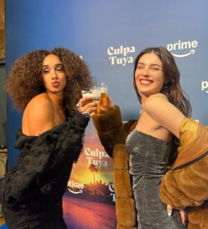 Eva Ruiz Instagram - Mi último mes del añooo⭐️⭐️🦋🩵🩵🩵
Somos N1 mundial con #culpatuya en @primevideo en el primer fin de semana de lanzamientooo🥹 demasiado feliz y agradecida. Este año masss y readyyy pa lo que viene🤍