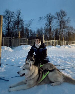 Evgenia Samara Instagram - [364/366•2024]*
___________________
Bucket list getting shorter and shorter these days…
Dog sledding and petting 🫠✅

#articlife #huskysledding