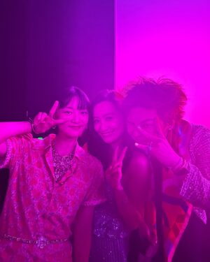 Fala Chen Instagram - Homecoming 💜 ❤️ 💚 #hongkong @chanelofficial #CHANELCruise
#CHANELShow
#CHANELinHongKong