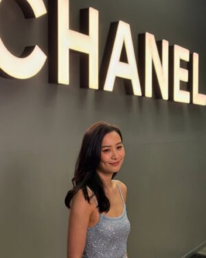 Fala Chen Instagram - Homecoming 💜 ❤️ 💚 #hongkong @chanelofficial #CHANELCruise
#CHANELShow
#CHANELinHongKong