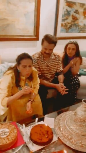 Farah Khan Instagram - This day last year! HAPPY BIRTHDAY @kapoor.sunita .. may u alway b surrounded by friends n family n people who love u♥️ i will celebrate with u whn im back ! Lov u♥️♥️♥️