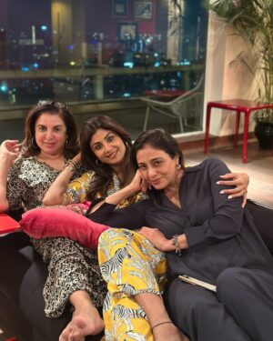 Farah Khan Instagram - Pyjama party.. celebrating @tabutiful s birthday dressed in formals😜 thank u @theshilpashetty for promising us Bastian n landing up at mine😂