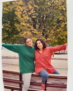 Farah Khan Instagram - My jaan my most talented friend of last 30 years.. n they say friendships don’t last in Bollywood.. happy birthday @tabutiful if u were playing a dead body ud still act better than everyone 😜 lov u forever