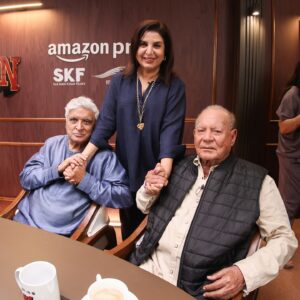 Farah Khan Instagram - 2 Reasons why we love Hindi movies!! The og angry young men #SalimJaved .. thank you @zoieakhtar for making me moderate the round table for the documentary.. u know i would have paid to do this.. 😁