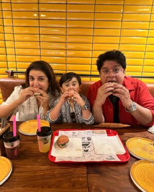 Farah Khan Instagram - Congratulations @abdu_rozik on ur first restaurant @burgiir_official .. u know @aslisajidkhan n i can reach anywhere for food.. 😂lov u @archanagautamm ❤️