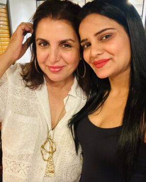 Farah Khan Instagram - Congratulations @abdu_rozik on ur first restaurant @burgiir_official .. u know @aslisajidkhan n i can reach anywhere for food.. 😂lov u @archanagautamm ❤️