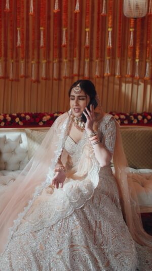Farah Khan Instagram - Who is this Sanjay, and why has he got @saraalikhan95 so worked up?

#KaunHaiSanjay