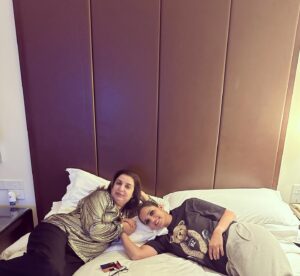 Farah Khan Instagram - So this is what champions do after retirement.. chill in bed with their best friend ♥️ #saniaevent🎊🌺 @mirzasaniar lov uuu♥️
