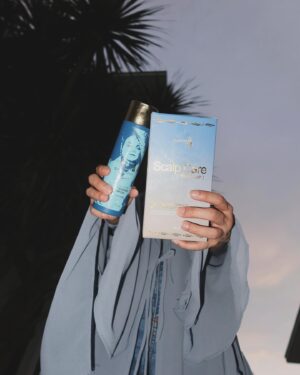 Fatin Afeefa Instagram - When in doubt, go blue

Dandruff, blue shampoo @sugardollbynn 🩵