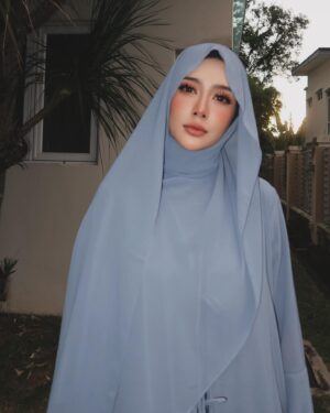 Fatin Afeefa Instagram - When in doubt, go blue

Dandruff, blue shampoo @sugardollbynn 🩵