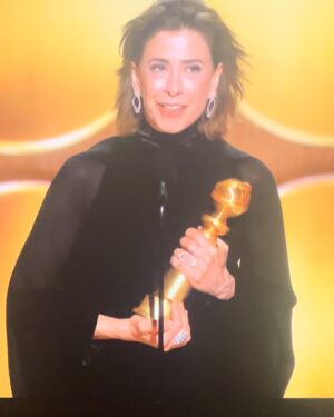 Fernanda Machado Instagram - A Nanda Torres ganhou o Golden Globe!!!! 🇧🇷 @oficialfernandatorres 

Incrível!!!!!! Ela é talentosa demais!!!!!! Que alegria! Sou muito fã da Nanda e do trabalho dela, tô feliz demais por ela. 
Parabéns Nanda! Parabéns Walter Salles por “I’m still here” que filme lindo!!!!! 👏🏻👏🏻👏🏻 @waltersalles_oficial 

E a Zoe, nossa vizinha querida, também ganhou melhor atriz coadjuvante com “Emília Pérez”, tô feliz demais por ela também, talentosa demais!!!! 
Congrats Zoe, we are all so happy for you!!!!! @zoesaldana 

Que noite estrelada!!!! 

#goldenglobe2025 #chuvadetalentos #whatanight