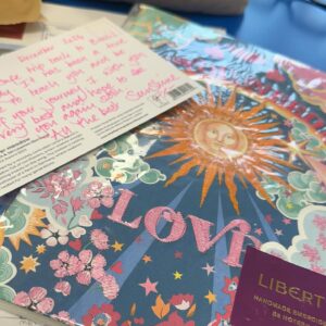 Fernanda Medrado Instagram - Here’s a little shout-out to the sweetest teacher I’ve ever had and my brilliant new classmates, who I’m chuffed to bits to have met. Hope to catch up with you all soon! 🇬🇧🏴󠁧󠁢󠁥󠁮󠁧󠁿 💞